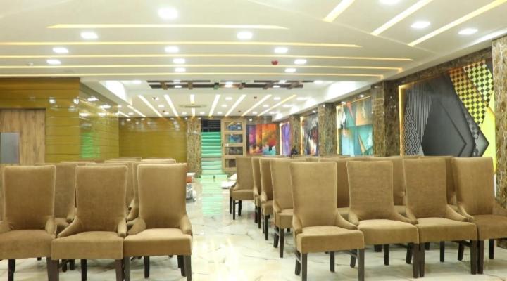 Hotel Mansa Kanpur Exterior foto